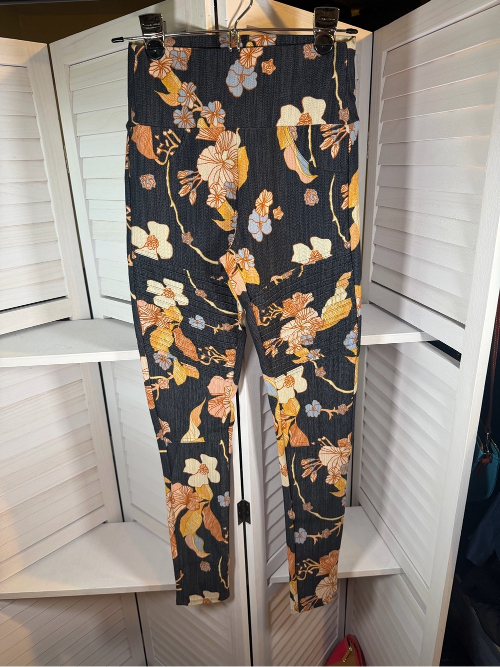 Agnes & Dora Floral Black High-Rise Leggings with Mustard & Cream Blooms